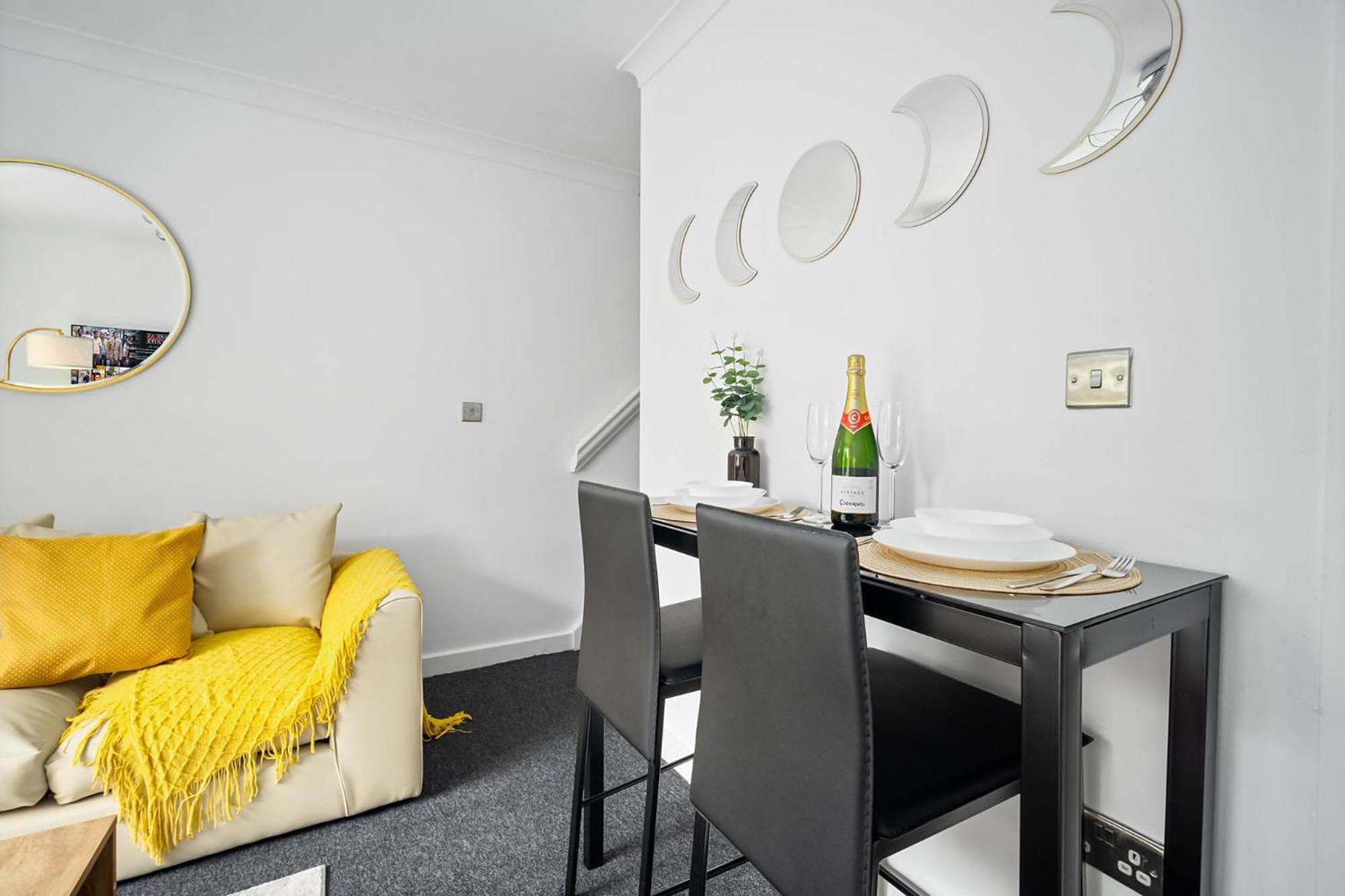 2 Bedroom House - Garden & Parking 2Gm - Wifi Birmingham Zewnętrze zdjęcie